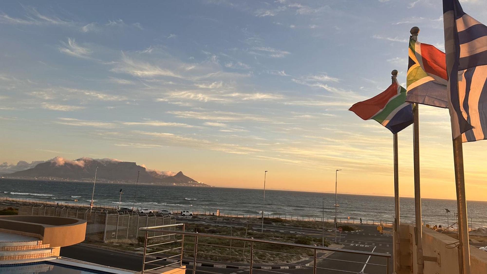 Oceansnest Guest House Bloubergstrand Exterior foto