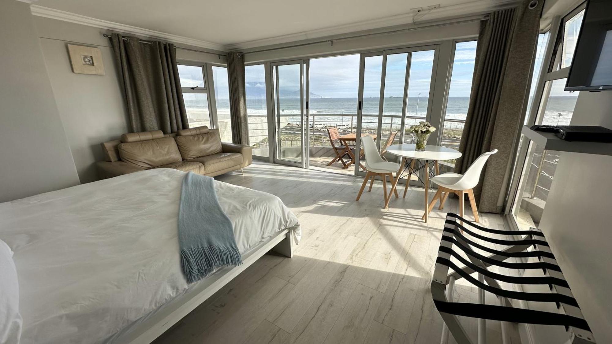 Oceansnest Guest House Bloubergstrand Exterior foto