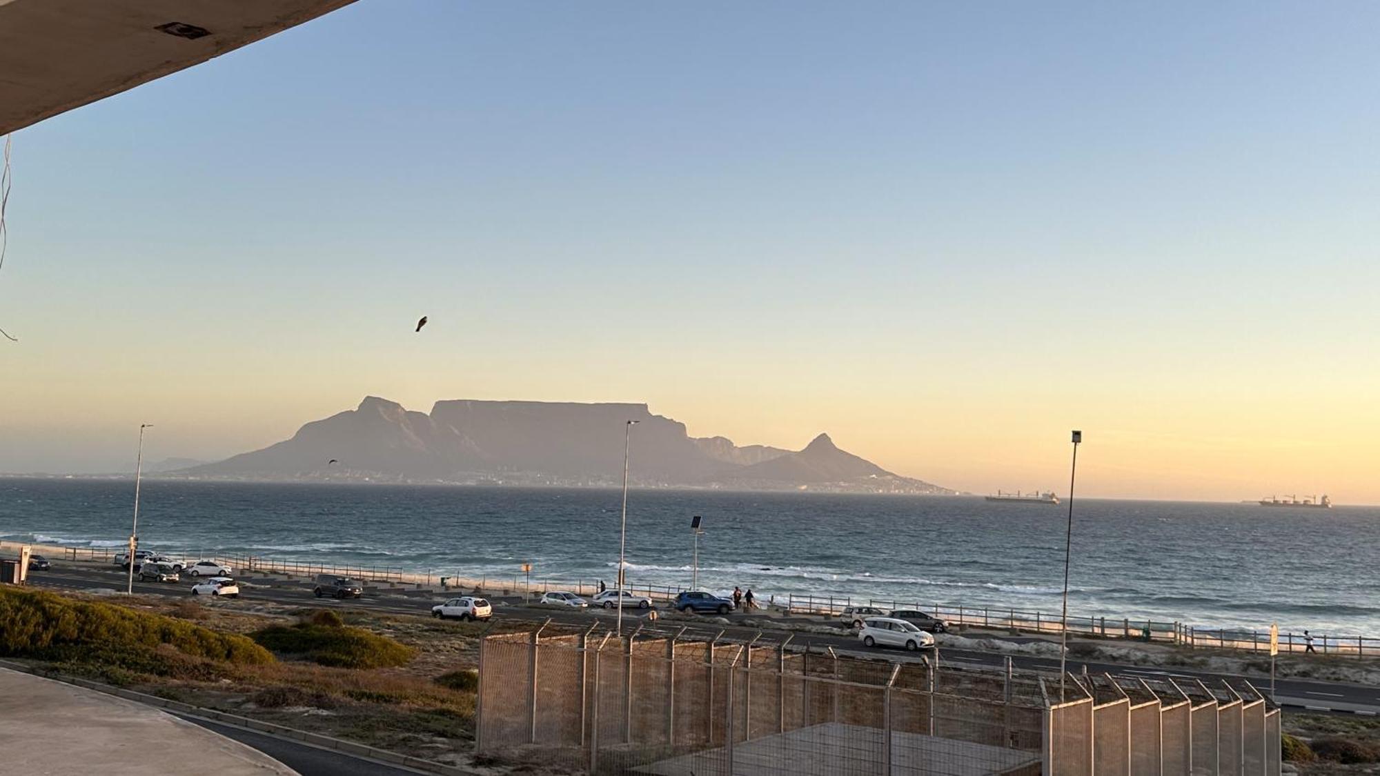 Oceansnest Guest House Bloubergstrand Exterior foto